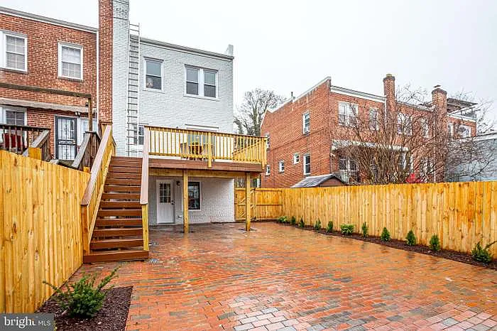 809 Taylor St NE — Photo 20