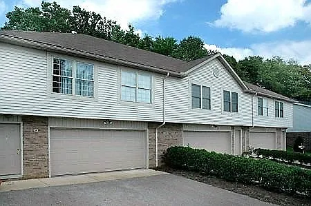 Long Drive Villas - Greater Akron