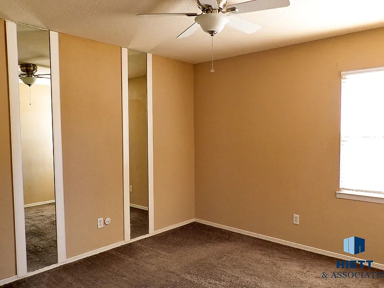 4624 Swan Dr — Photo 12