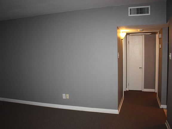 2nd image of 3820 Fairfield Ave #78
