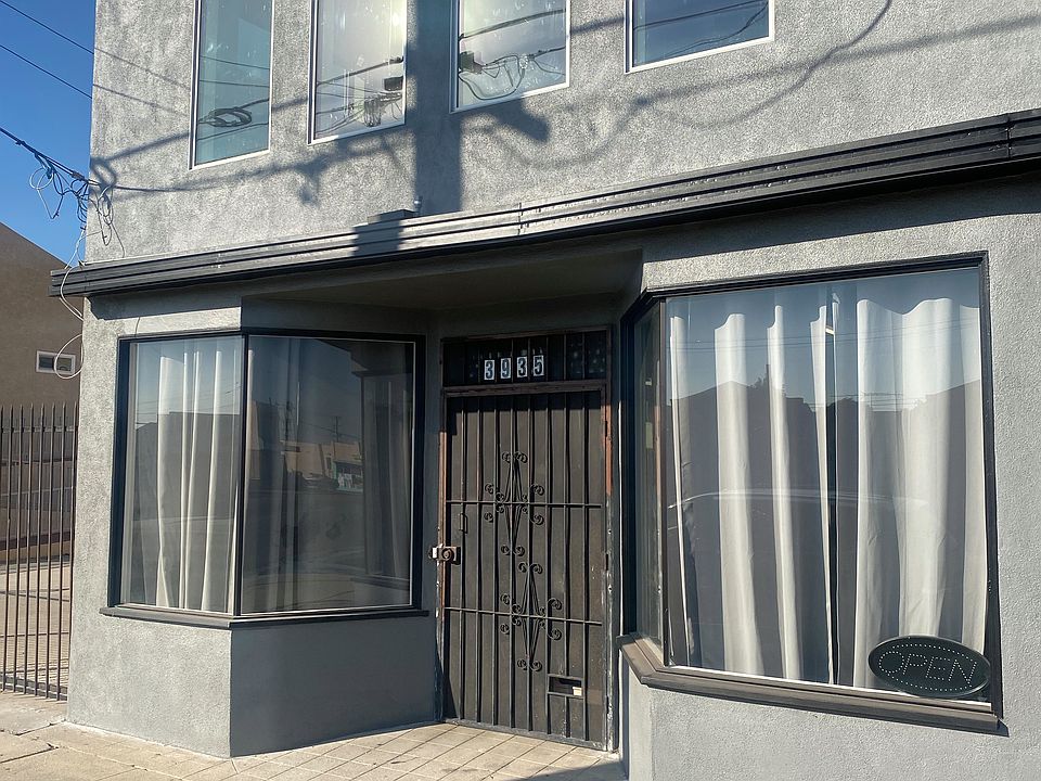 Downstairs is commercial space. Currently a hair salon.