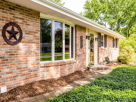3rd image of 2454 Brookpoint Ln