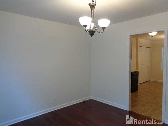 5th image of 2414 Briar Bend Dr