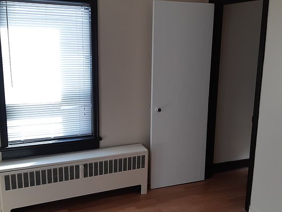 5th image of 127 Talbot St N #3