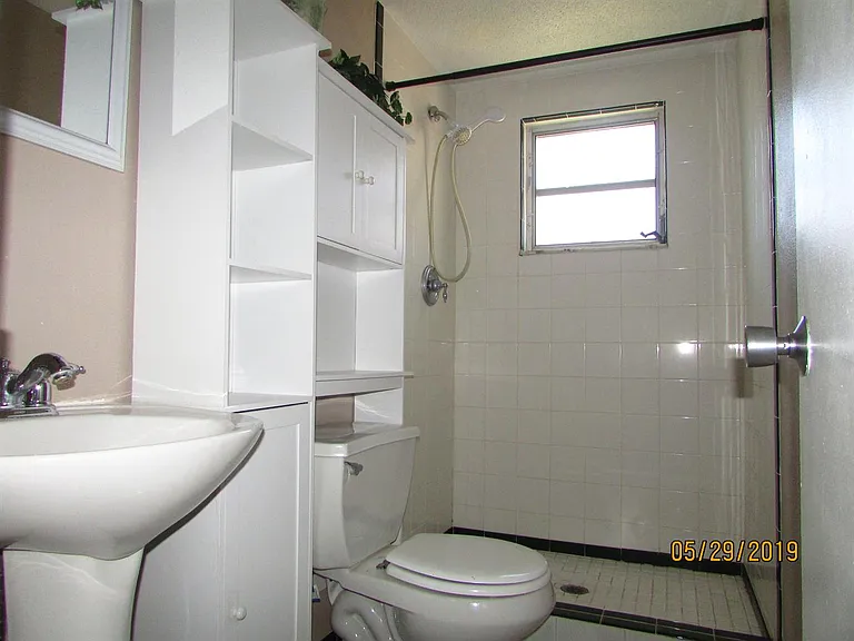 9926 Rainbow Ln — Photo 5