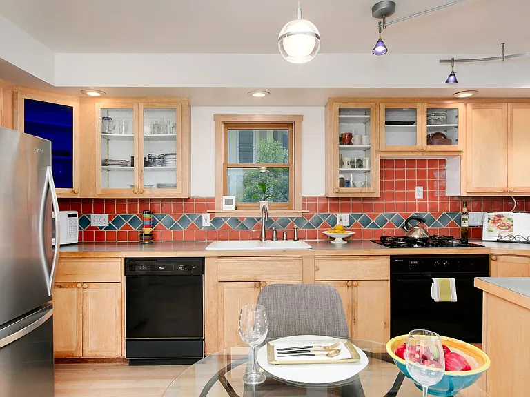 708 Grant Ave — Photo 12