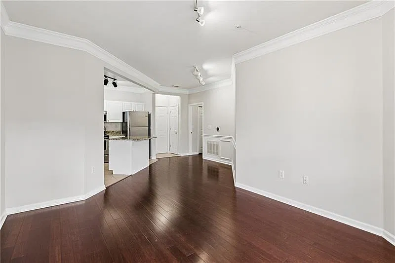 1 bed, 1.0 bath, 761 sqft, $1,400 — Photo 2