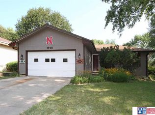 1900 Montclair Dr, Lincoln, NE 68521