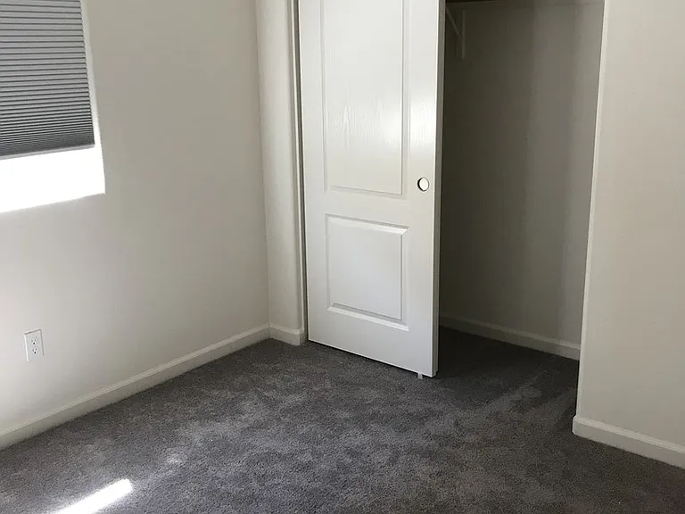 407 Jacobs Dr — Photo 11