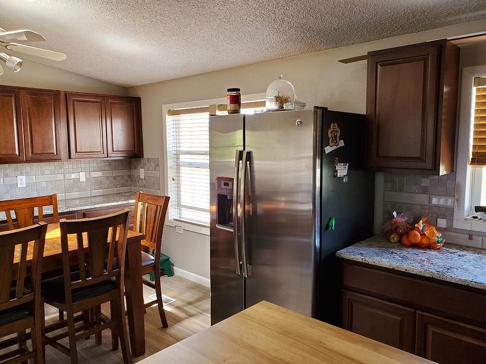 Eat in kitchen.