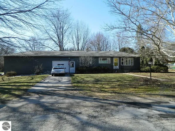 3046 S Concourse Dr, Mount Pleasant, MI 48858