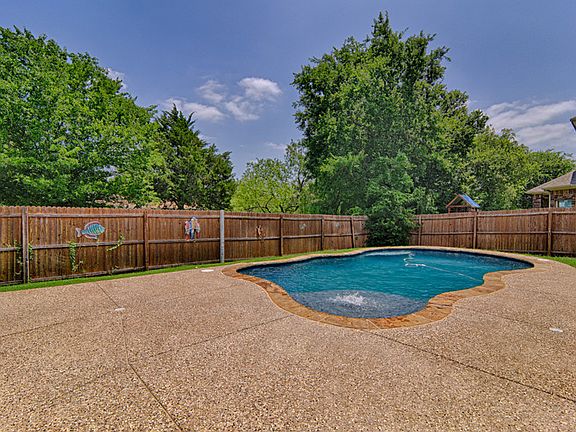 2nd image of 1308 Bankston Ln