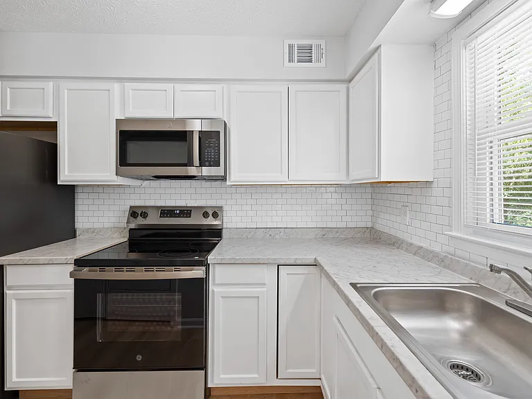 11413 Deham Dr — Photo 13