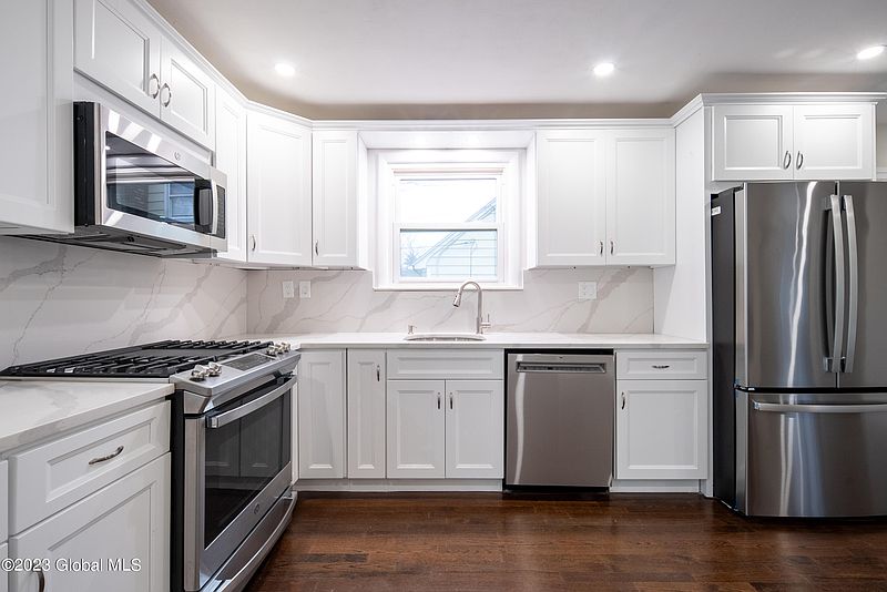 2nd image of 602 Balltown Road