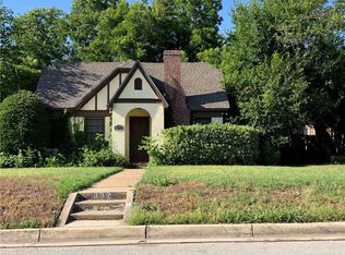 802 Austin St, Arlington, TX 76012