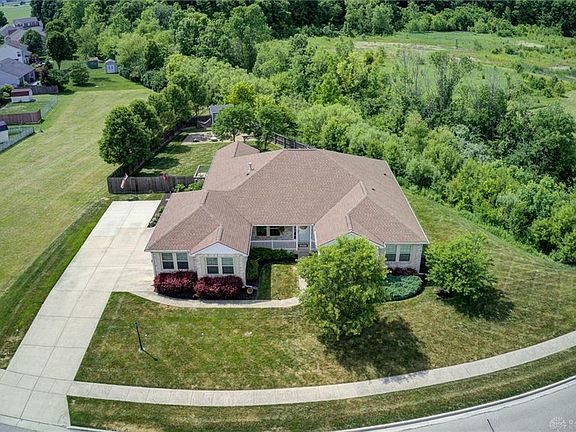 4th image of 619 Meadow Glen Ave