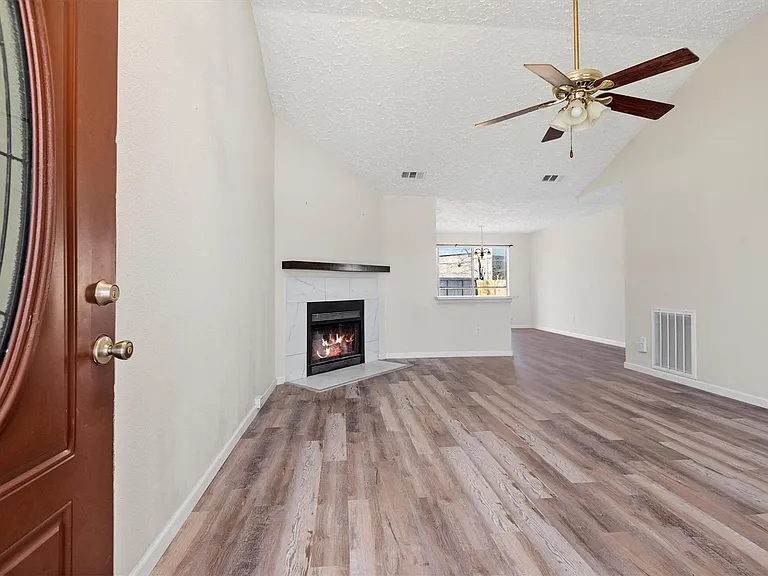 3706 Westmeadow Dr — Photo 3