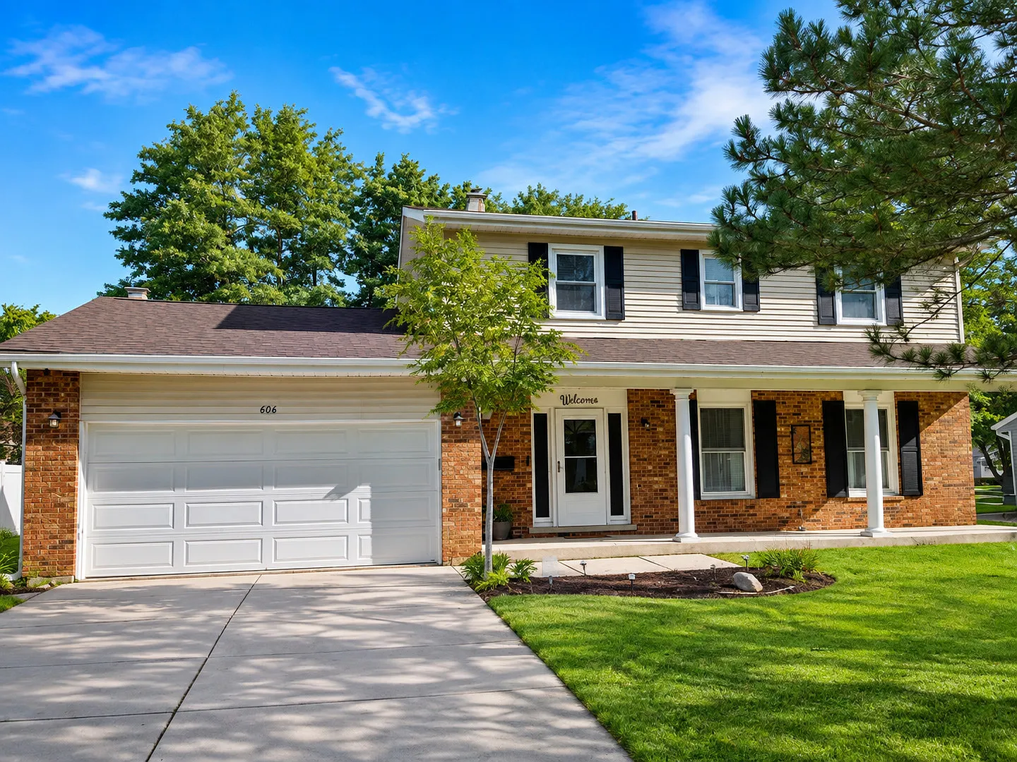4 bed, 2.5 bath, 2357 sqft, $4,000 — Photo 1