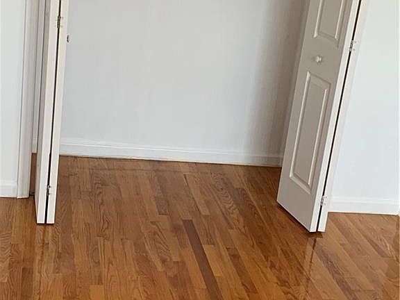 5th image of 729 40th St #4C
