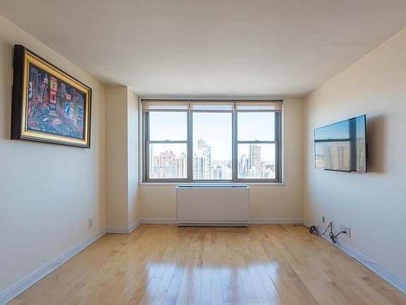 3rd image of 301 E 79th St APT 33E