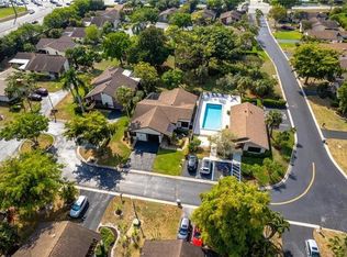 8930 Old Pine Rd, Boca Raton, FL 33433