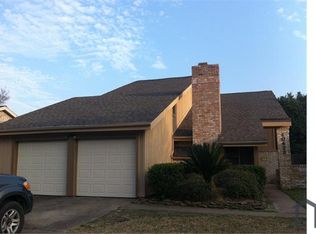 10423 Huntington Estates Dr, Houston, TX 77099