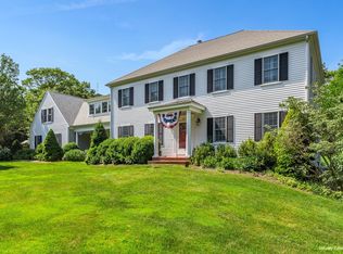 41 Lakeview Dr, Barnstable, MA 02630