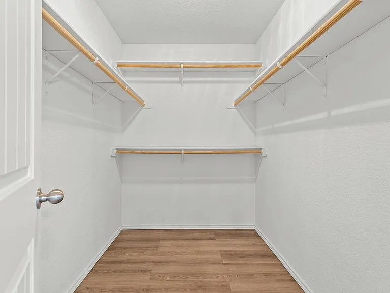 4703 Stonehaven Dr — Photo 23