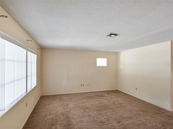 5th image of 2375 Poinsettia Dr