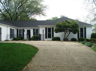 26W122 Blackhawk Dr, Wheaton, IL
