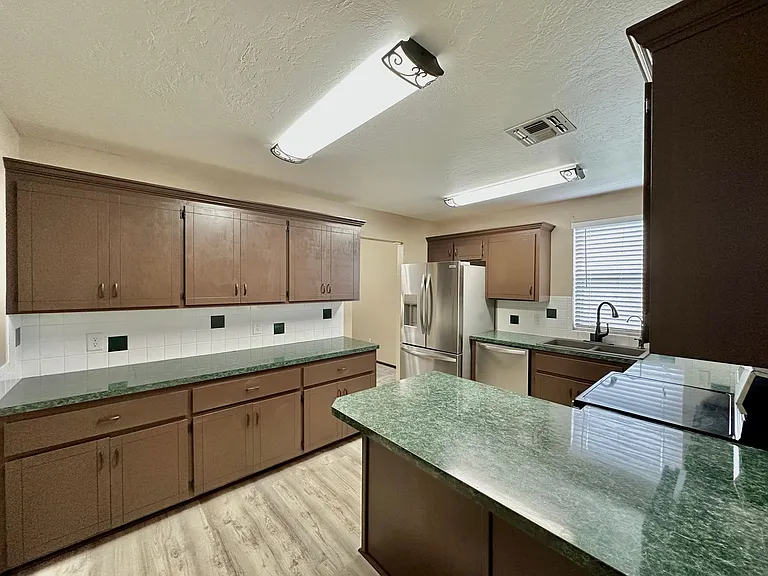 4 NW Havenshire Cir — Photo 8