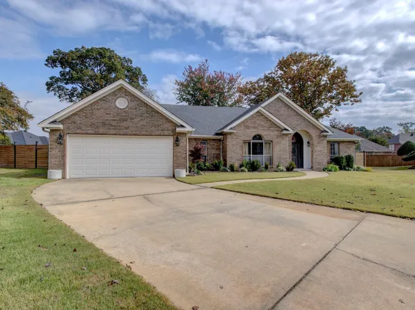 223 Chantilly Cir, Maumelle, AR 72113