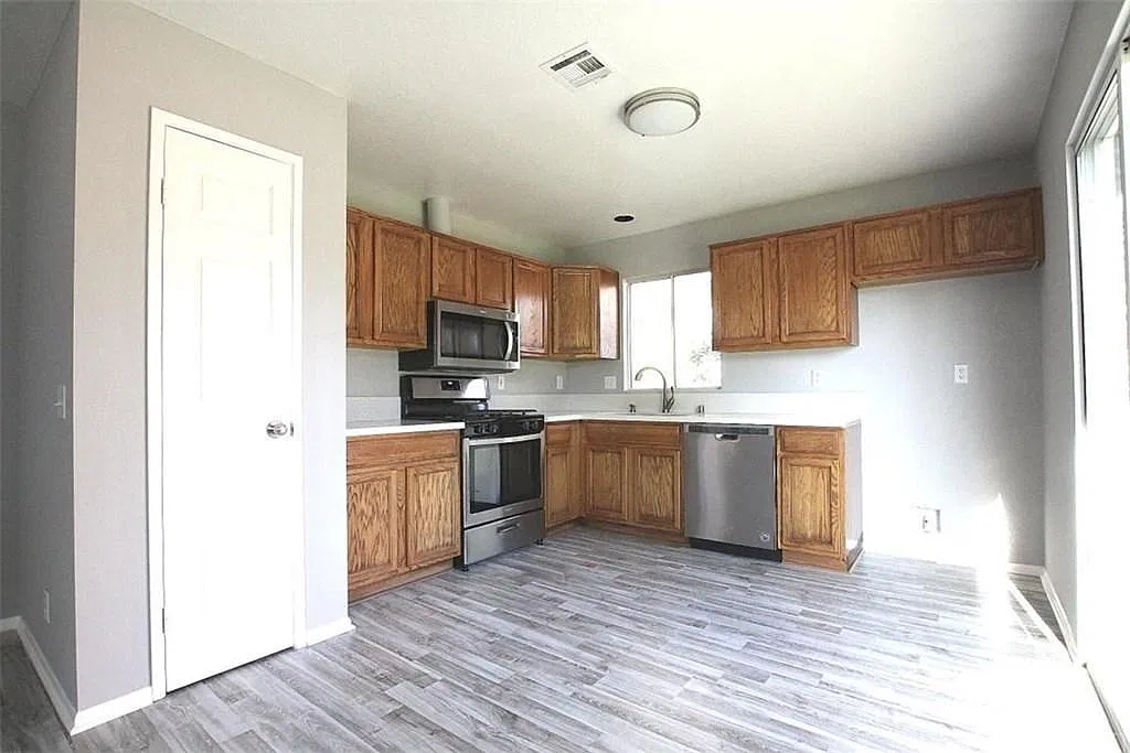 Lemonwood Dr, Lancaster — Photo 2
