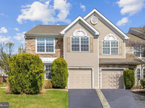 507 Coachwood Ct, Newtown, PA 18940