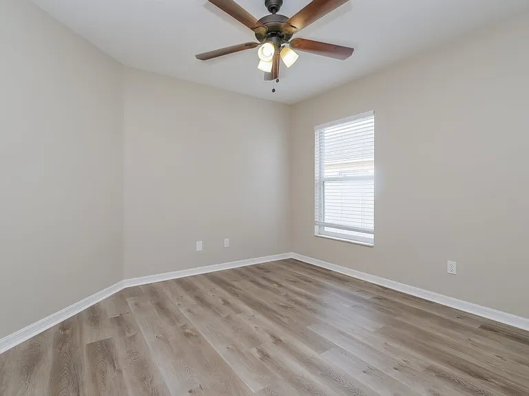 526 Greg St — Photo 12