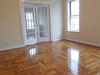 Rented by Zikos Realty Services