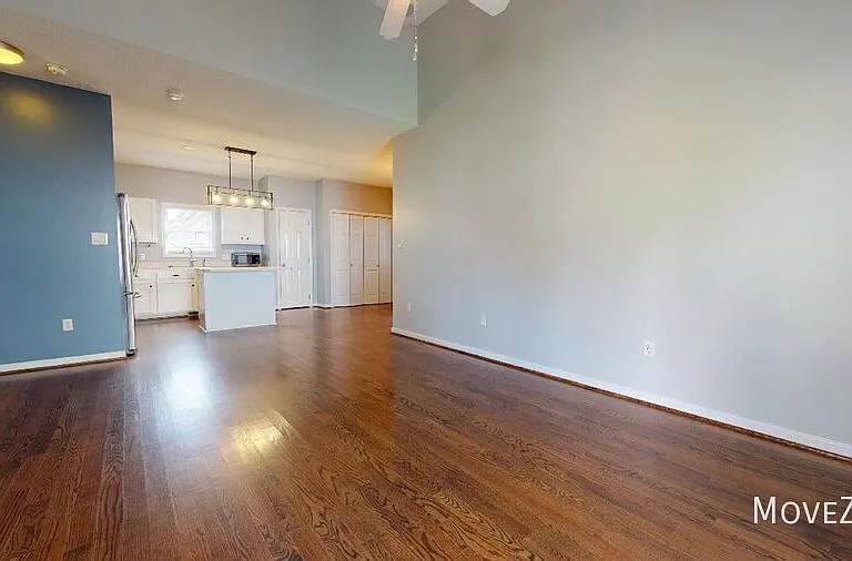 2325 K Wesley Way — Photo 7