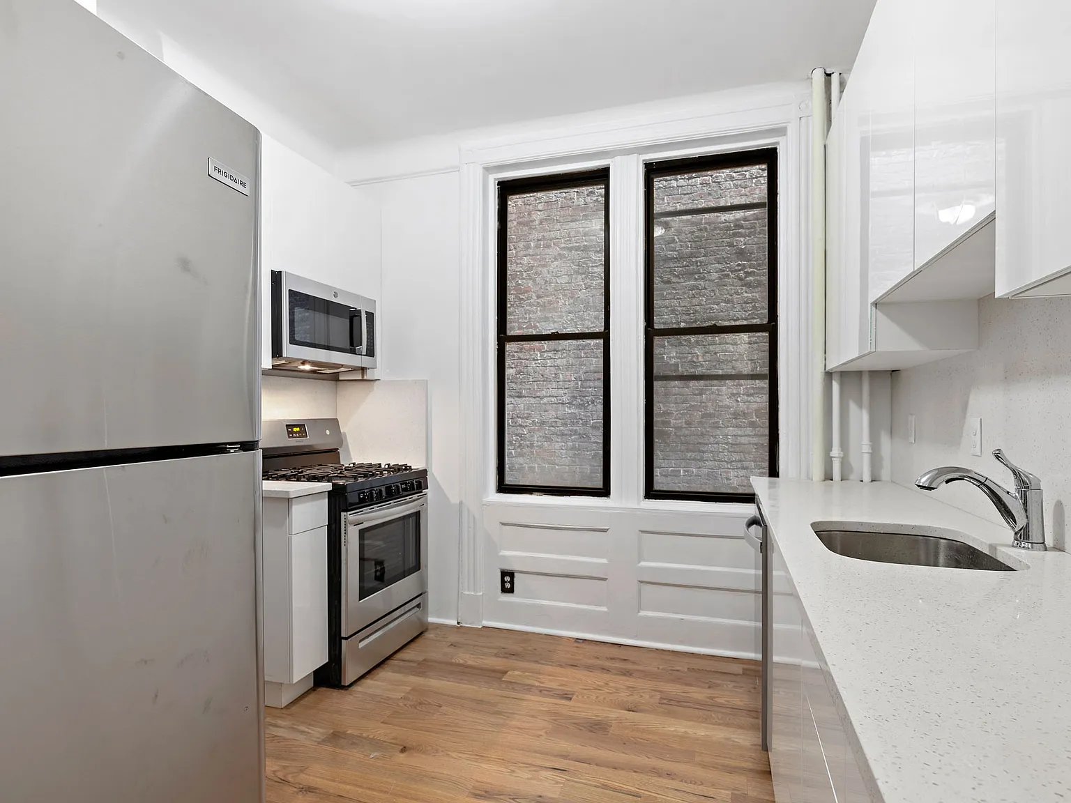 3 bed, $3,950 — Photo 3
