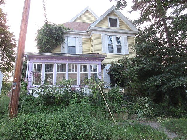 1st image of 414 Luther St