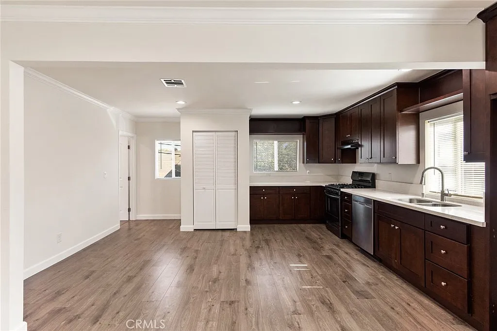 3 bed, 1348 sqft, $3,600 — Photo 4