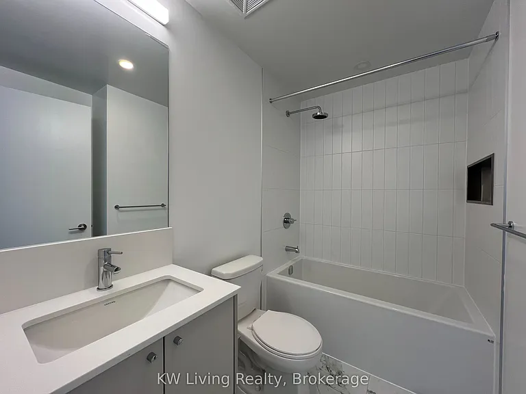 10 Oak St #2001 — Photo 9