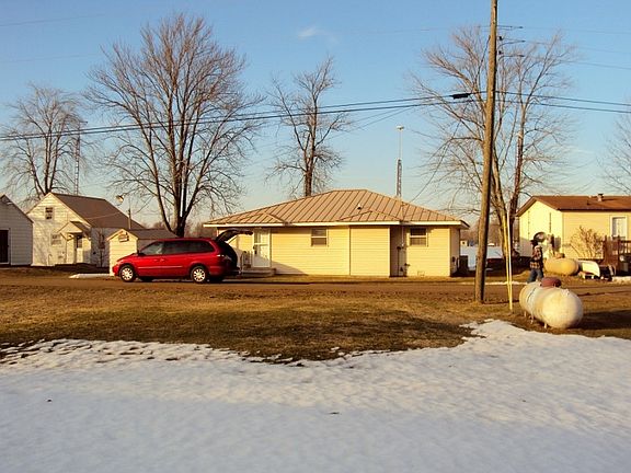 3rd image of 66 W Waldron Lake Dr