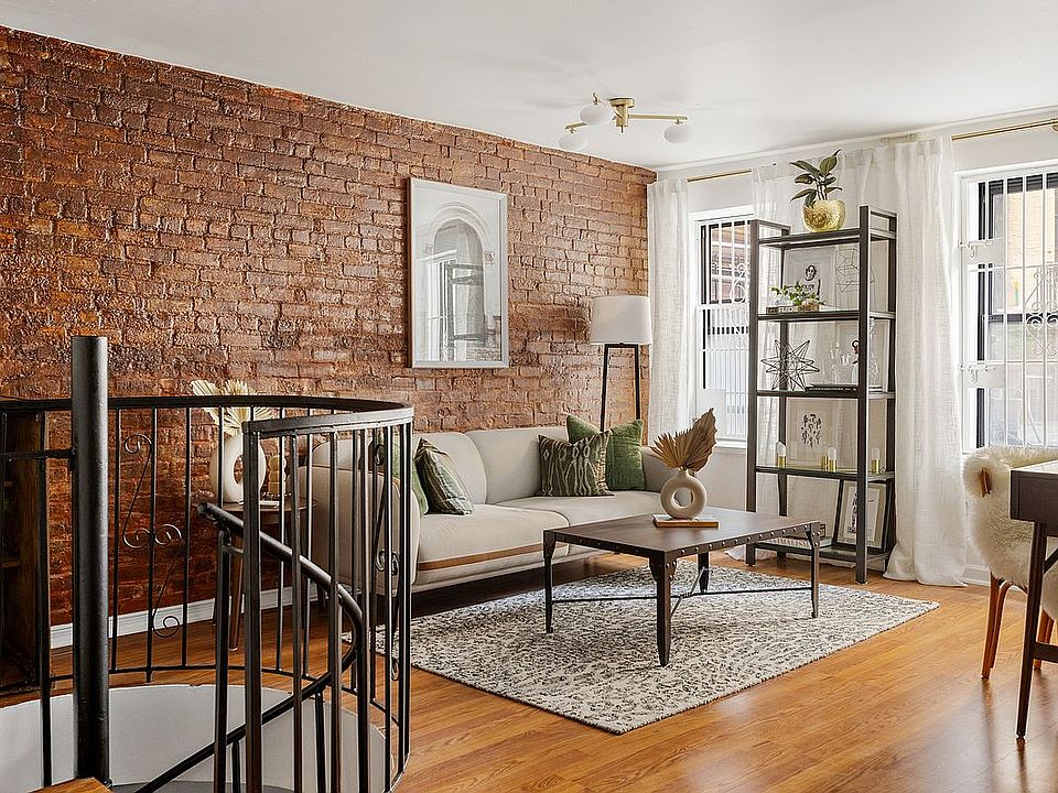 1st image of 170 Norfolk St APT 2