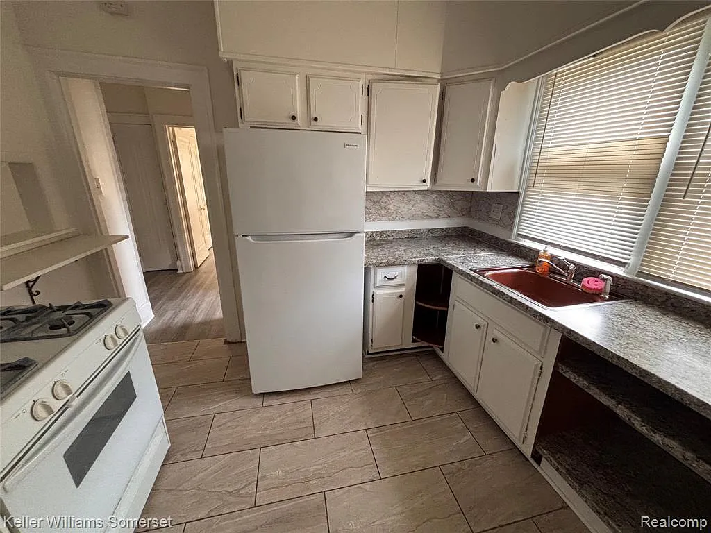 2 bed, 1.0 bath, 1000 sqft, $1,049 — Photo 4