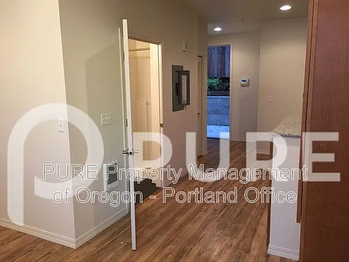 5490 SE Milwaukie Ave Photo 1