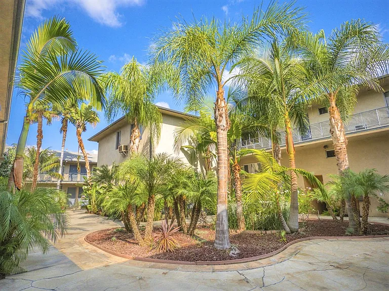 334 S. Hobart Blvd — Photo 32