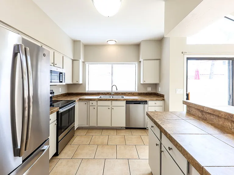 18421 N 44th Pl — Photo 10