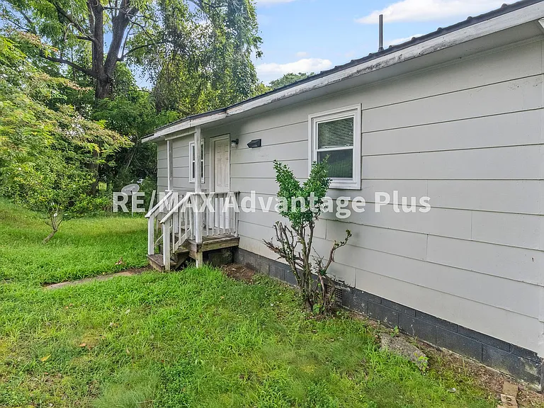 200 Gross St — Photo 41