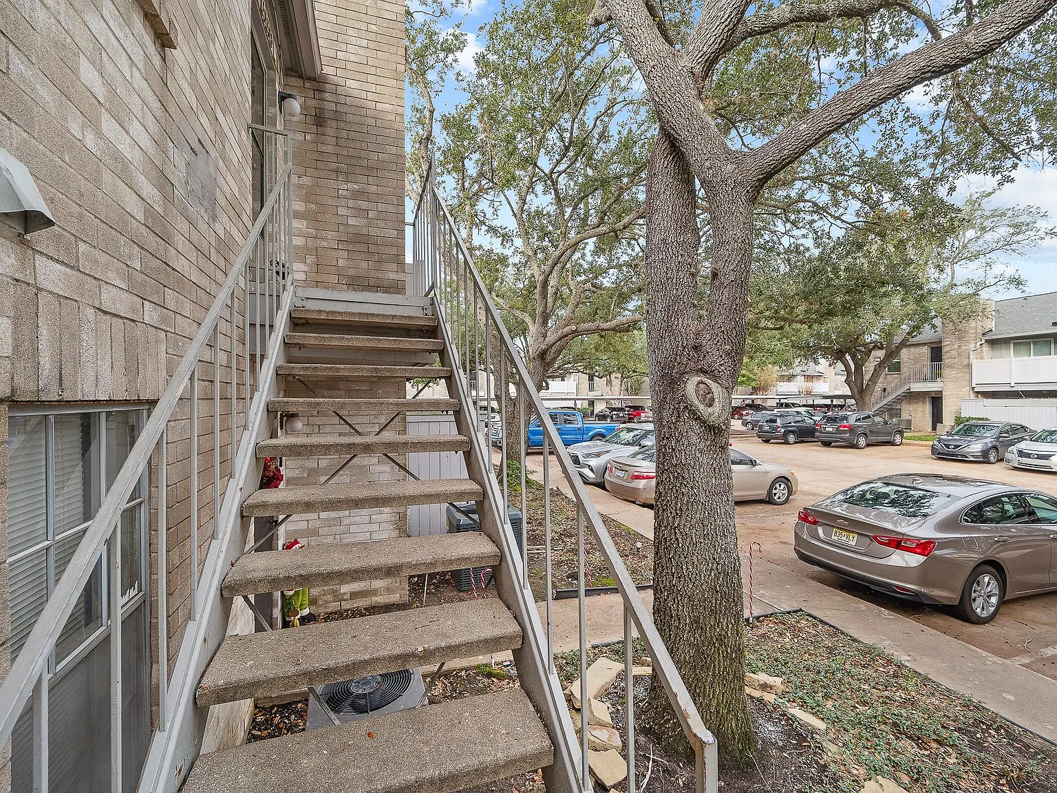2 bed, 2.0 bath, 1014 sqft, $1,300 — Photo 4