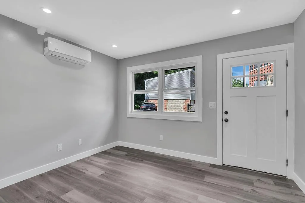 1 bed, 500 sqft, $1,822 — Photo 4